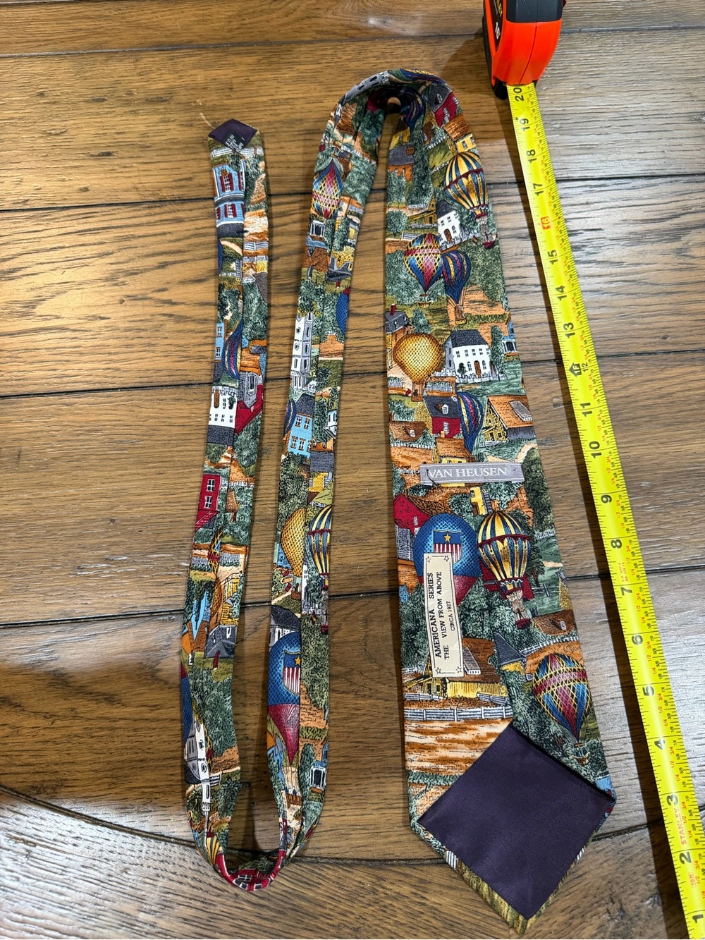 Van Heusen America Scenic Hot Air Balloon Silk Tie in Red, Blue, Yellow, Green - Picture 8 of 11